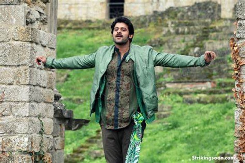 ప్రభాస్ తెలుగు చిత్ర పరిశ్రమకి `చక్రం` అయ్యాడు.. ఆ తర్వాత అన్యాయాన్ని, బానిసత్వాన్ని ఎదురించే `చత్రపతి` అయ్యాడు. `యోగి`లా, `మున్నా`గా తనలోని పోరాటపటిమని చాటుకున్నారు. యాక్షన్తో ఆడియెన్స్ కనువిందు చేశారు. కొన్నాళ్ళు చిలిపి చేష్టలతో `బుజ్జిగాడు`గా పిలిపించుకున్నాడు. ఆ తర్వాత `బిల్లా` అవతారం ఎత్తి దుమ్ములేపాడు. 