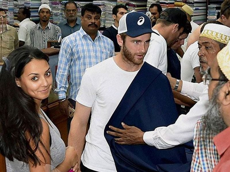 ఇంగ్లాండ్లోని బ్రిస్టల్లో జన్మించిన సారా రహీం, న్యూజిలాండ్కి వలస వచ్చింది. సారా రహీం ఇన్స్టాగ్రామ్లో కేవలం 200 మంది ఫాలోవర్లు మాత్రమే ఉంటారు. దీనికి కారణం ఆమె అకౌంట్ ప్రైవేటులో ఉండడమే..