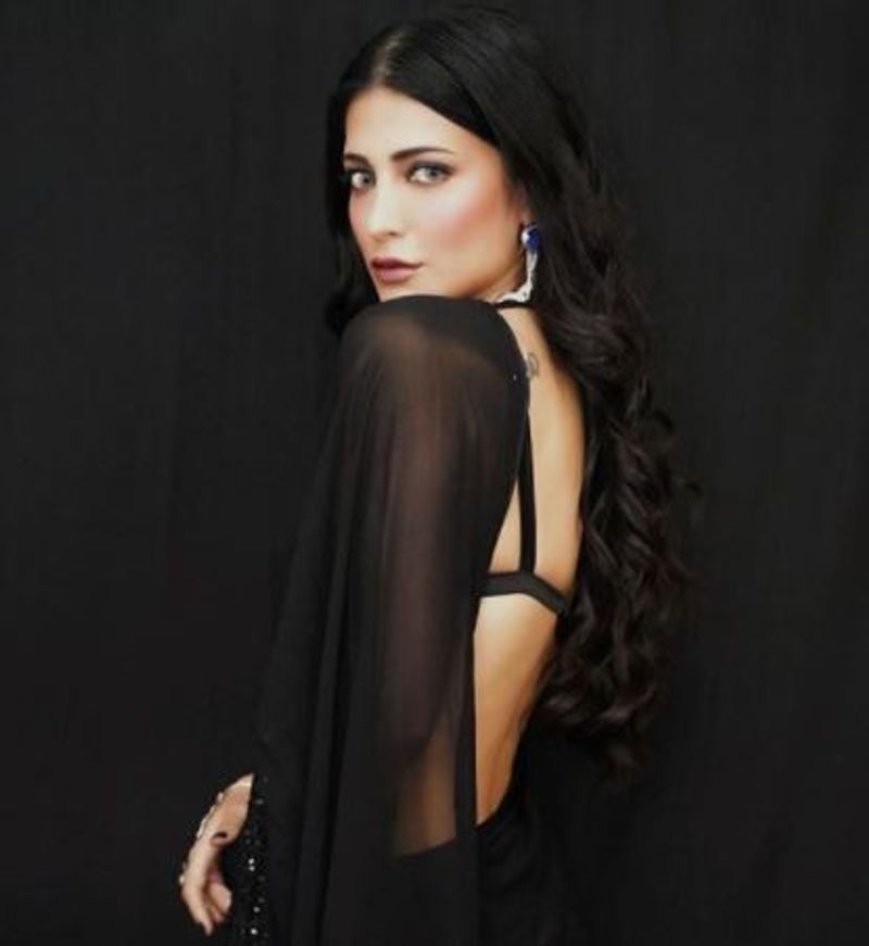 Shruti Haasan photos black saree and bikini blouse