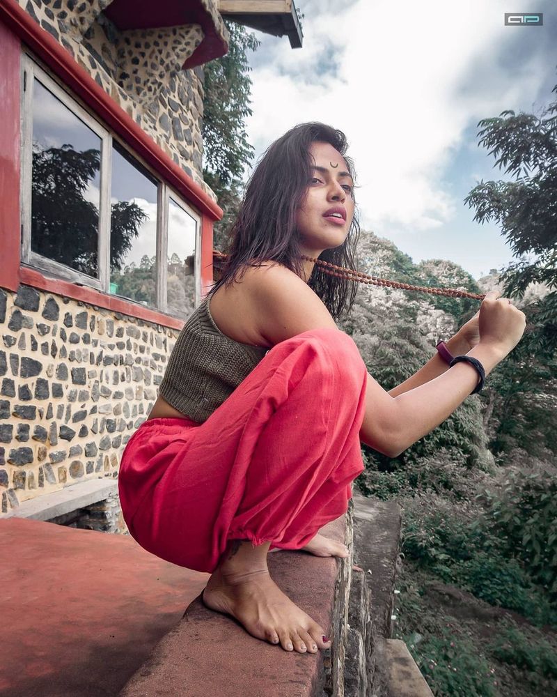 Amala paul change to Aghori new look photos going viral