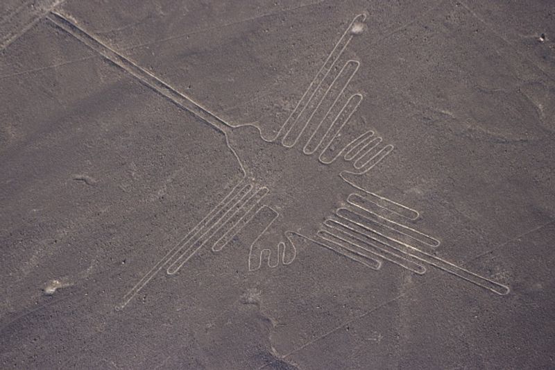 2000 year old geoglyph discovered in peru