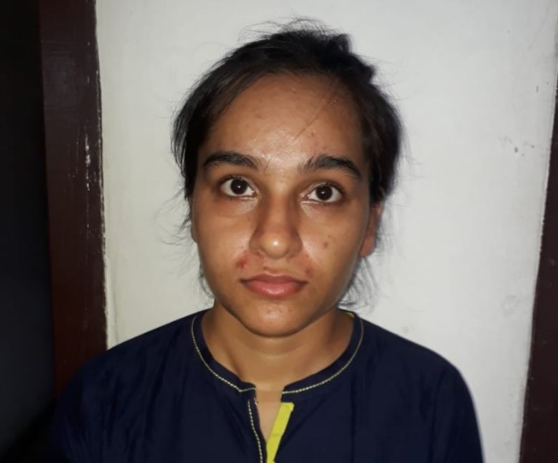 दो प्रयासों में हुईं असफल –
मधुमिता इंटरव्यू में बताती हैं कि इसके पहले के दो प्रयासों में उनका सेलेक्शन नहीं हुआ था। साल 2017 में वे मेंस तक पहुंची लेकिन इंटरव्यू पास नहीं कर पाईं। इसके बाद 2018 में उनका प्री भी क्लियर नहीं हुआ। इस असफलता ने मधुमिता को एक बड़ा निर्णय लेने का हौसला दिया और वे तीसरे अटेम्पट के पहले दिल्ली चली गईं ताकि टेस्ट सीरीज ज्वॉइन कर पाएं। अपने पिछले अनुभवों का लाभ उठाते हुए और पिछले प्रयासों की गलतियों से सीखते हुए मधुमिता ने इस बार तैयारियों को और धार दी।