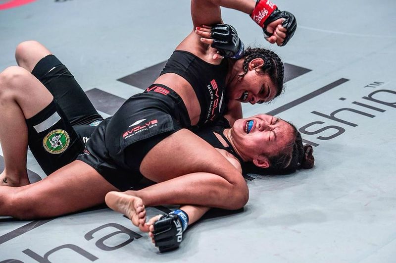 Dangal Real life wrestler Ritu Phogat Hot Glamorous Photos in Instagram CRA