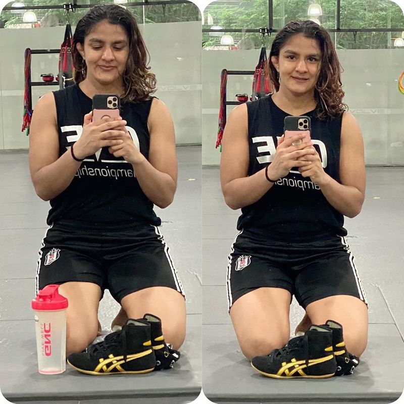 Dangal Real life wrestler Ritu Phogat Hot Glamorous Photos in Instagram CRA