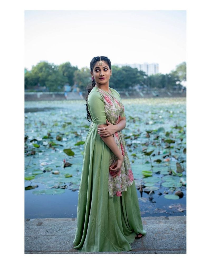 Bigg boss fame Losliya Latest green dress photo shoot