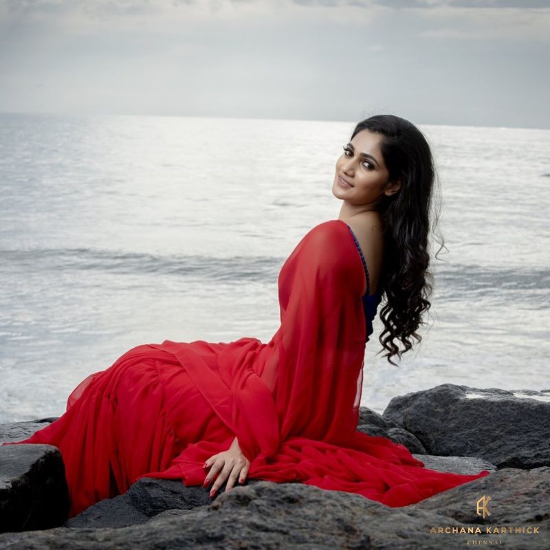 Bigg boss fame Losliya Latest green dress photo shoot