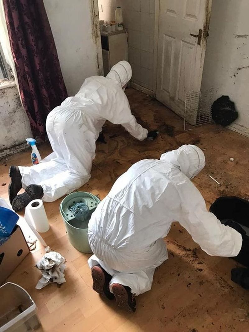 Incredible pictures show filthy house left unclean for years gets stunning makeover