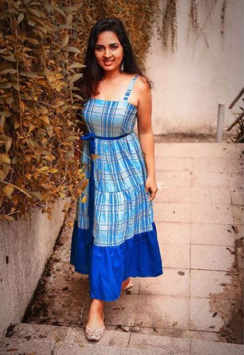 actress srushti dange stunning red hot dress photos