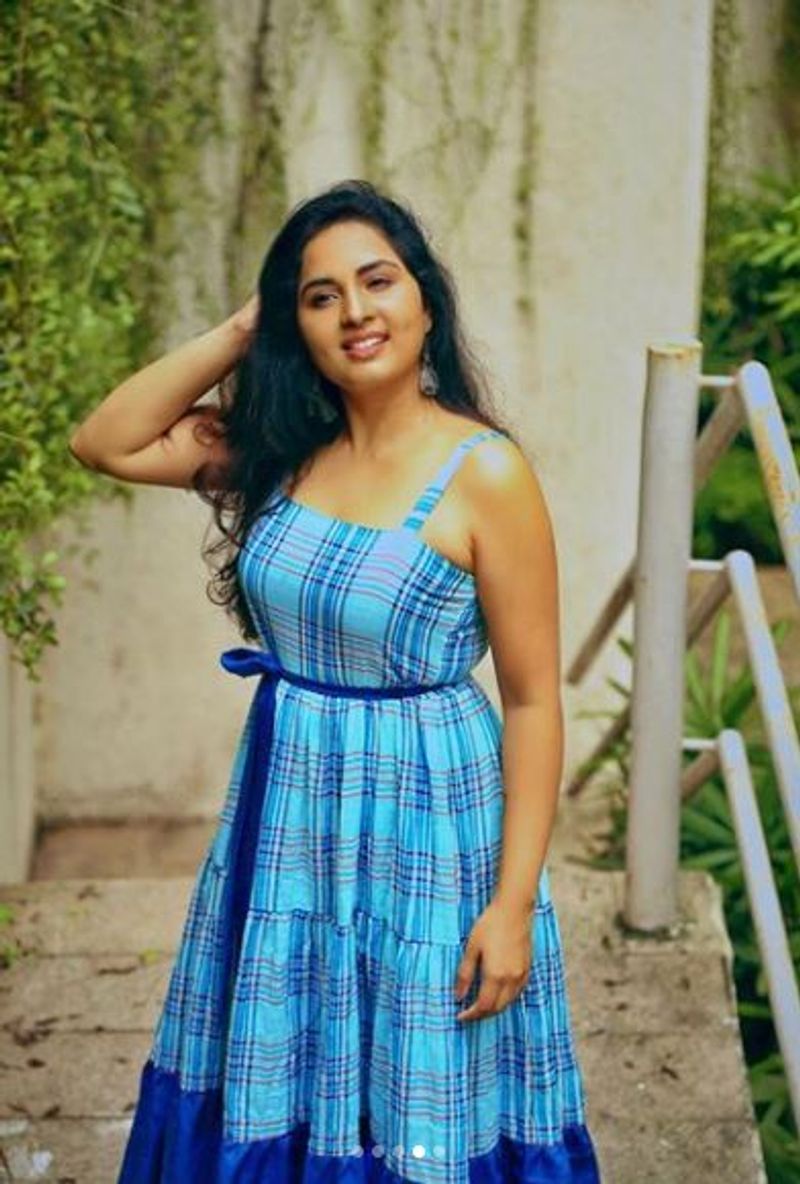 actress srushti dange stunning red hot dress photos