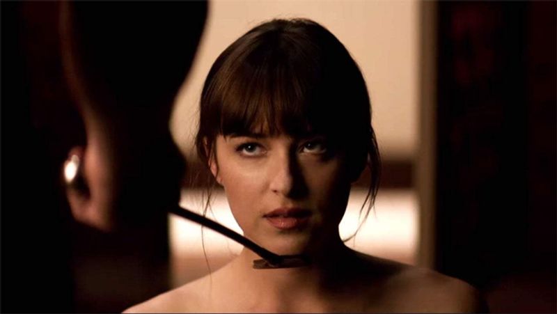 BDSM का नाम सुनकर सबसे पहले हमें 'फिफ्टी शेड्स ऑफ ग्रे' का ख्याल आता है। जिसमें एक-दूसरे से प्यार करने वाले लोग ही एक दूसरे को दर्द देते हैं। कुछ ऐसा ही किया है इस लड़की ने।