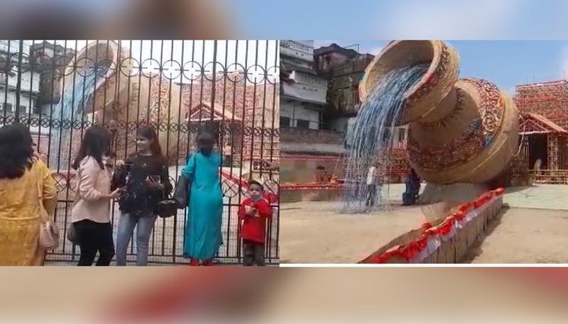 Visitors go out to see the best Durga pujo in Kolkata RTB