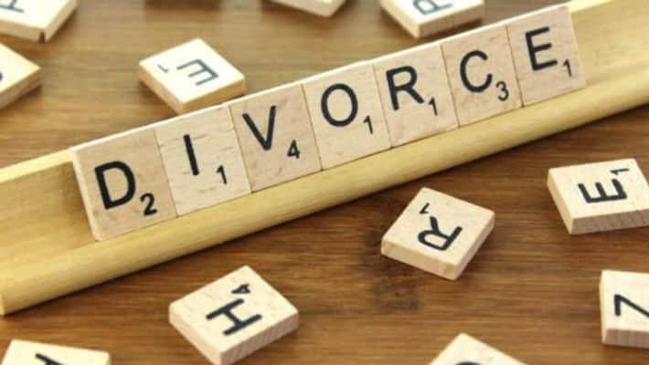 Chhattisgarh High Court said wife visiting husband office and creating scene with abusive language is cruelty, granted Divorce to man, DVG Chhattisgarh High Court said wife visiting husband office and creating scene with abusive language is cruelty, granted Divorce to man, DVG