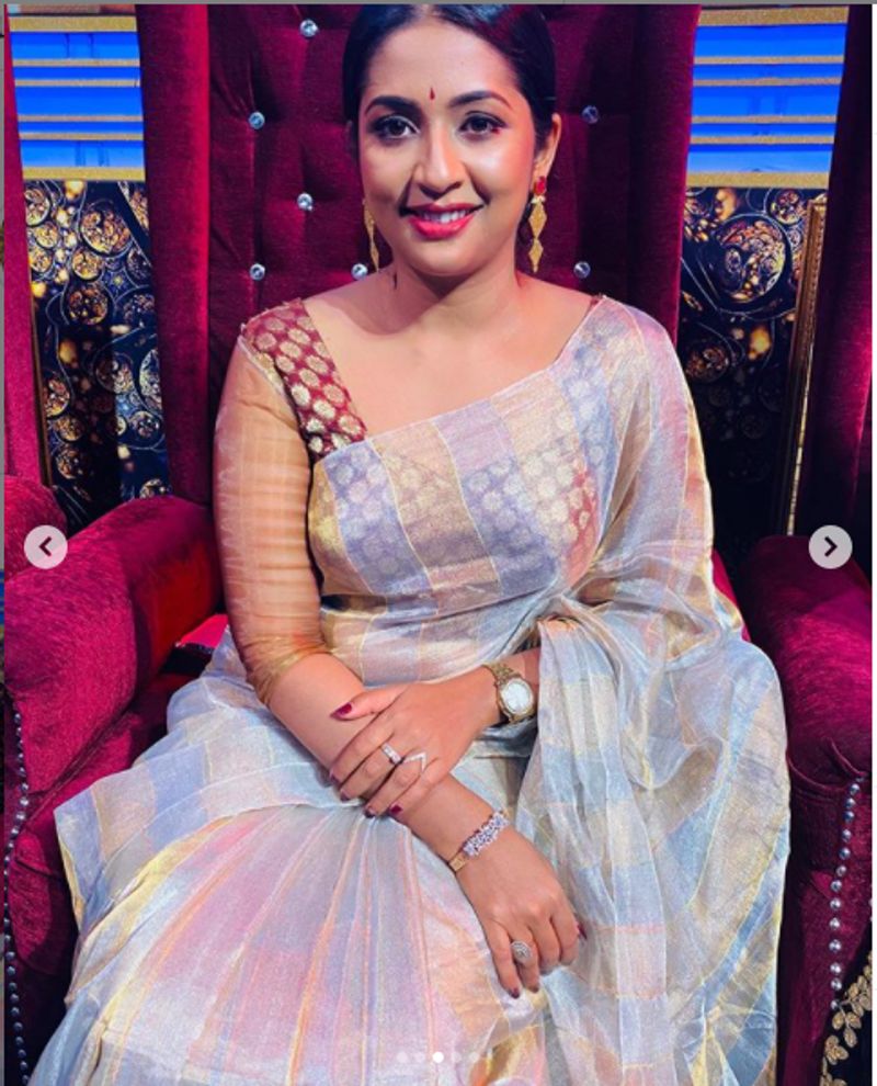 navya nair new stunning photos goes viral