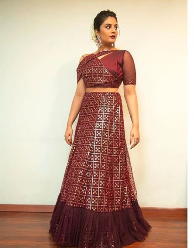 Anchor Sreemukhi Ravishing Looks In Red Dress , internet goes gaga over her looks