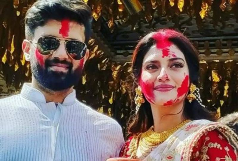 Trinamool Congress MP Nusrat Jahan seen immersed in Durga Puja