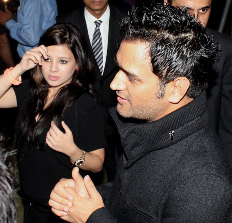 How MS Dhoni, who parted ways with schoolmate Sakshi, met again to blossom their love story?-shl
