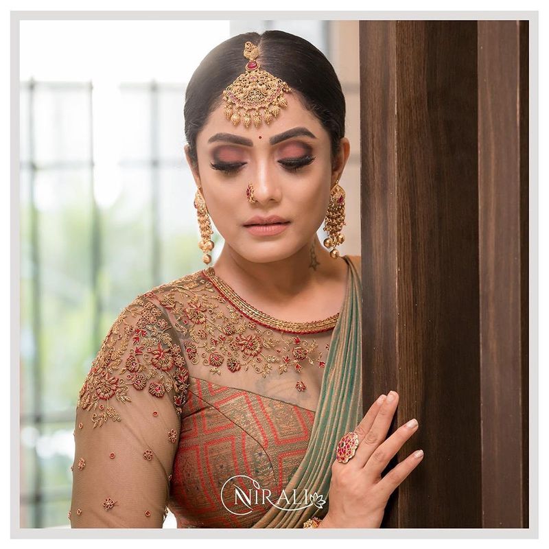 bigg boss abhirami Latest Wedding style photo shoot with jewelry wins internet