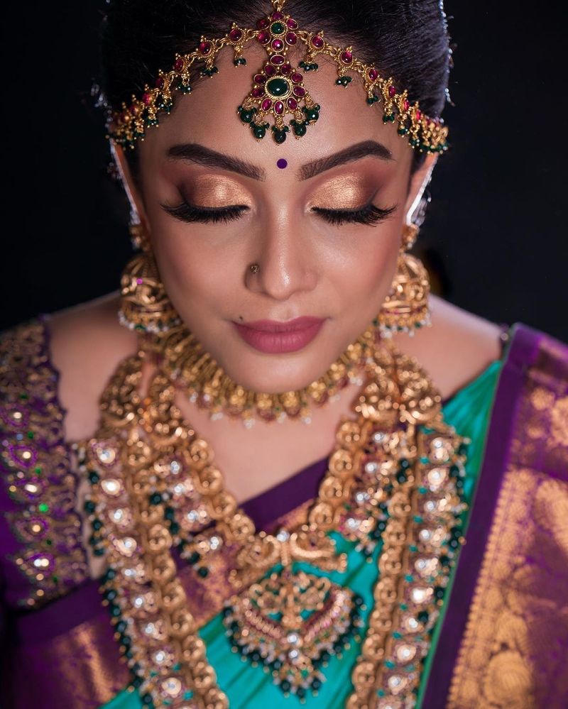 bigg boss abhirami Latest Wedding style photo shoot with jewelry wins internet