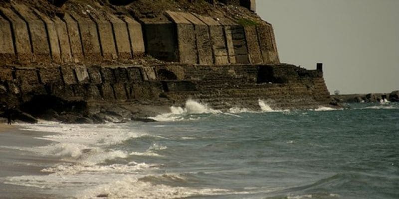 Pakistan to sell two Sindh islands to China
