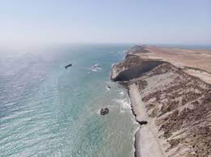 Pakistan to sell two Sindh islands to China