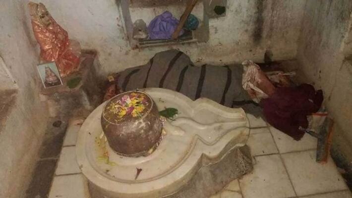 uttar pradesh hamirpur man tried to sacrifice himself hic neck in temple kpr uttar pradesh hamirpur man tried to sacrifice himself hic neck in temple kpr