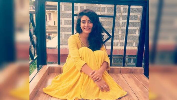 Actress Preetika Chouhan arrested along with 6 for buying drugs by NCB in Mumbai Actress Preetika Chouhan arrested along with 6 for buying drugs by NCB in Mumbai