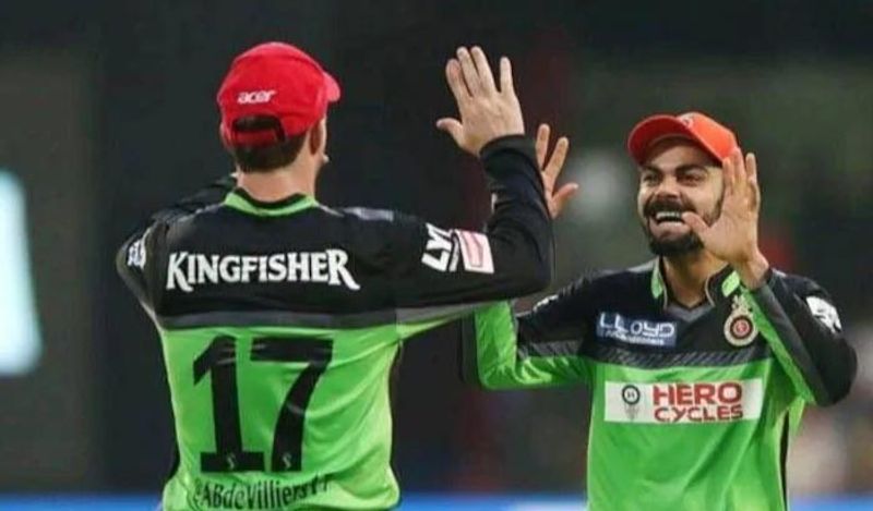 Papa Virat asked Anushka in a gesture between the match 1 question, listening to the mummy turned red in the stadium - bsb