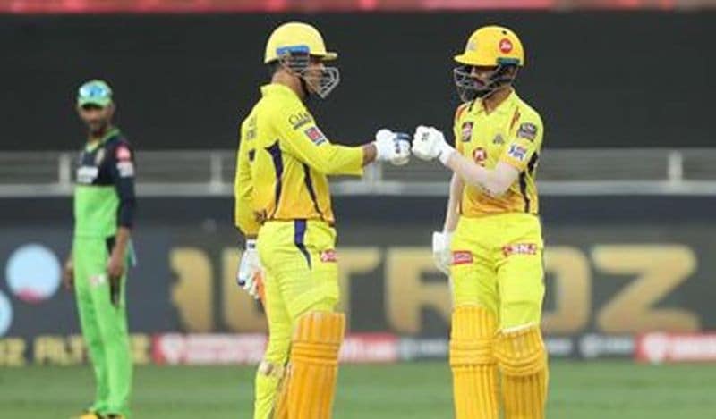 <p>ಎಂ. ಎಸ್. ಧೋನಿ ನೇತೃತ್ವದ ಚೆನ್ನೈ ಸೂಪರ್ ಕಿಂಗ್ಸ್ ಯುಎಇನಲ್ಲಿ ನಡೆದ 13ನೇ ಆವೃತ್ತಿಯ ಐಪಿಎಲ್ ಟೂರ್ನಿಯಲ್ಲಿ ಮೊದಲ ಬಾರಿಗೆ ಪ್ಲೇ ಆಫ್ ಪ್ರವೇಶಿಸಲು ವಿಫಲವಾಗಿ ನಿರಾಸೆ ಅನುಭವಿಸಿತ್ತು.</p>