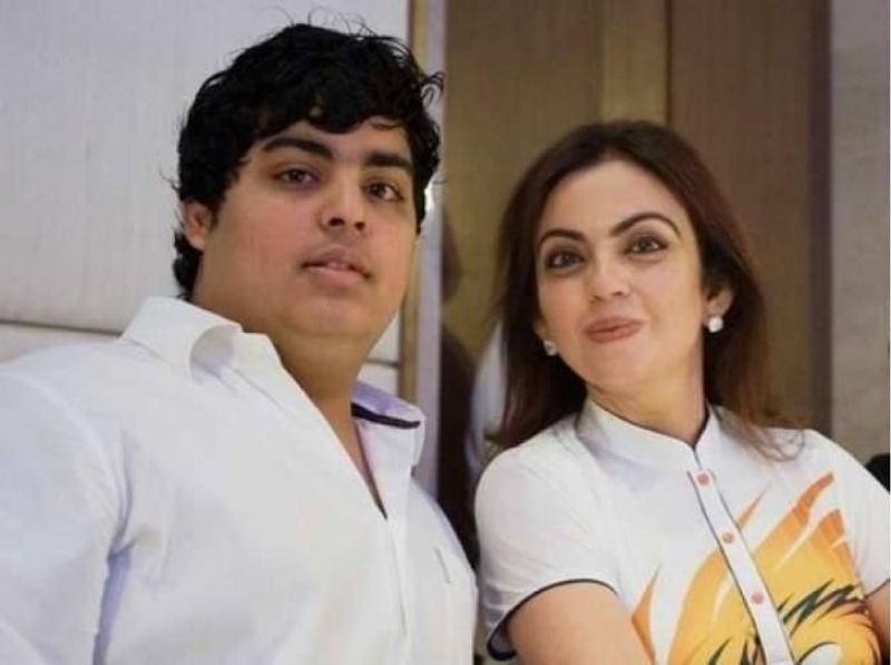 rare photos of nita ambani showing her style and status-sak