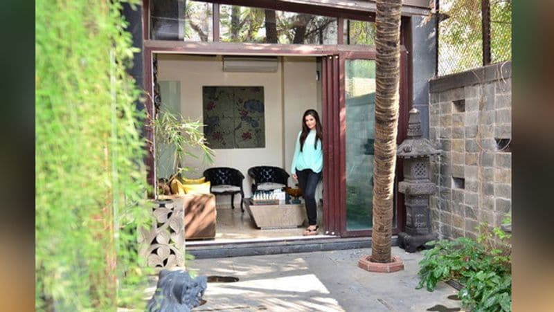 raveena tandon bollywood actress sea facing bungalow in mumbai