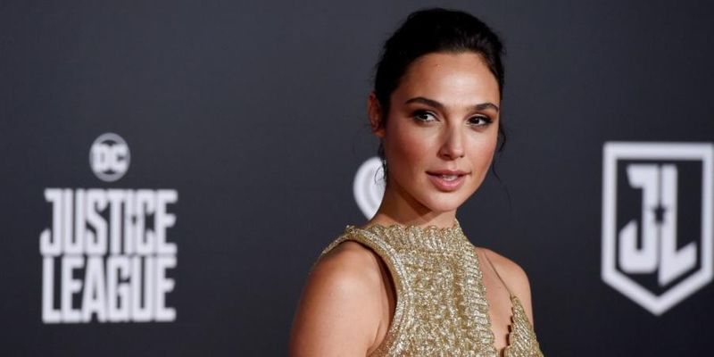 supermom gal gadot shares a photos of herself pumping breast milk on shooting set BRD