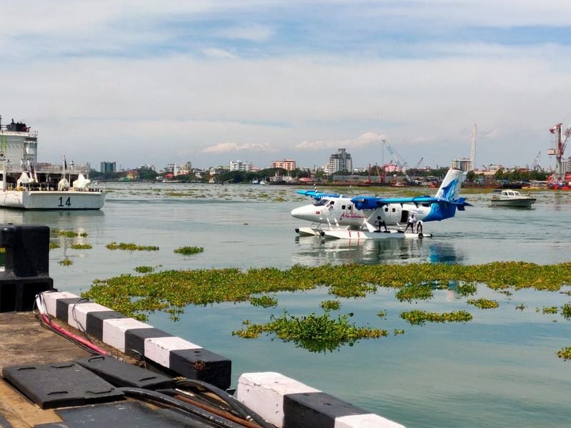 sea plane landed in Kochi, pictures
