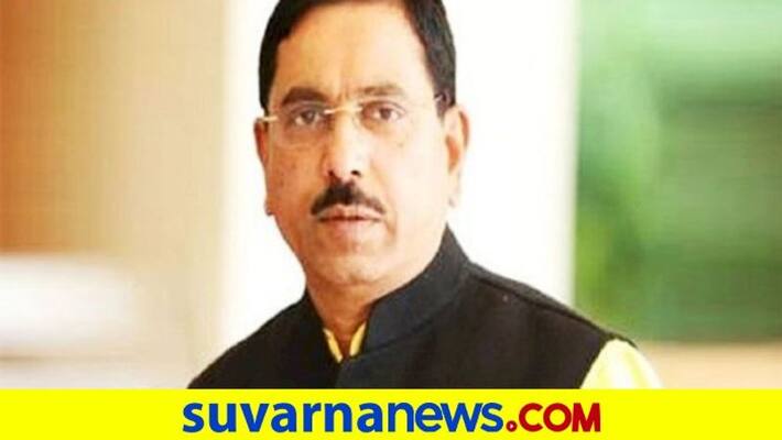Monkey 555 Broom Stick Factory Catches Fire At hubli snr Monkey 555 Broom Stick Factory Catches Fire At hubli snr