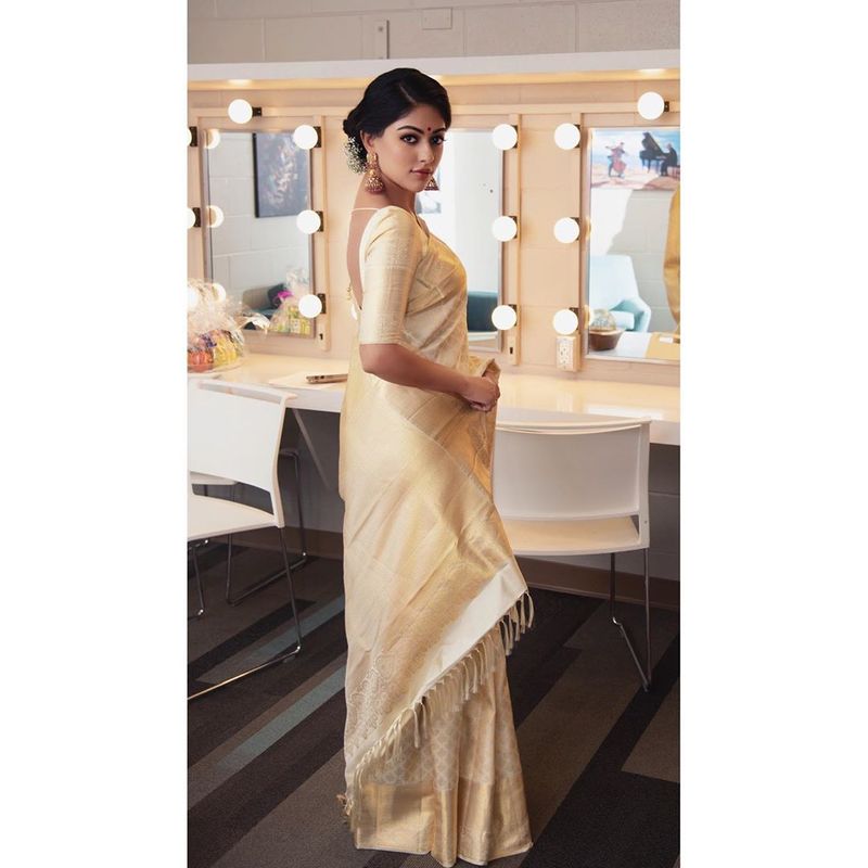 anu emmanuel sari look share with social media arj