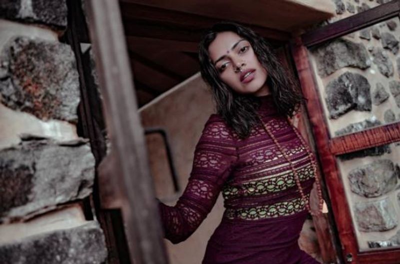 actress amala paul navarathiri stunning photo rock in internet