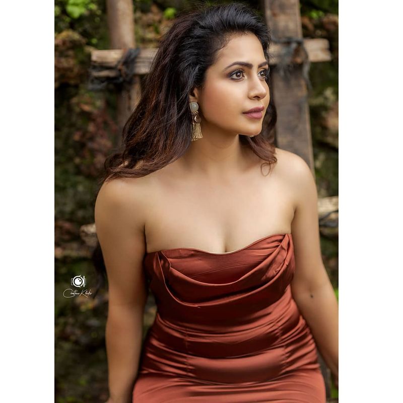 biggboss2 fame nandini rai latest hot photos viral arj