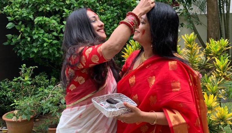 Rituparna Sengupta is celebrating Vijaya Dashami from Singapore RTB