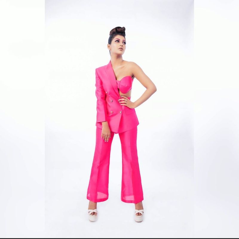Actress Yashika anand Hot Photo Going viral