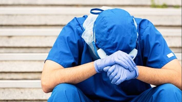 sexual harassment on woman doctor... vijayawada police arrested doctor krihna kishore sexual harassment on woman doctor... vijayawada police arrested doctor krihna kishore