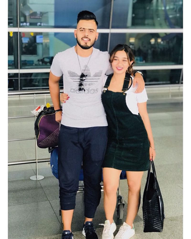 meet kkr star cricketer nitish rana-s glamorous wife Saachi Marwah ahead of ipl 2021 at uae spb