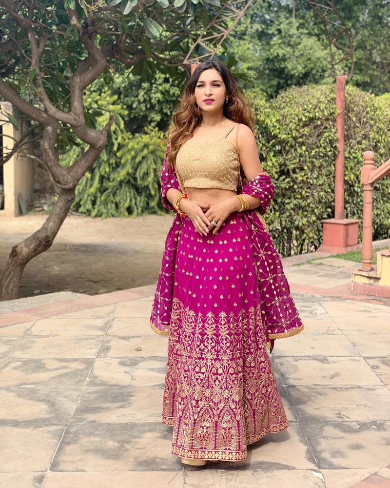 KKR Player Nitish Rana Hot wife Saachi Marwah Hot Instagram Pics CRA