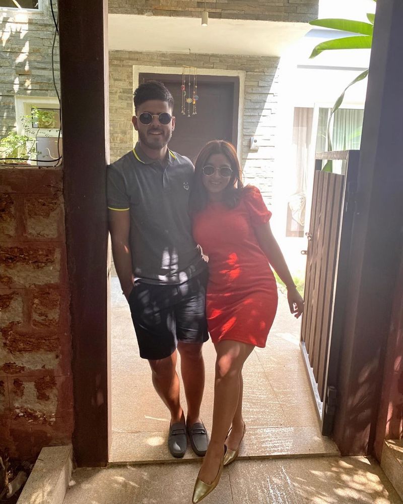 KKR Player Nitish Rana Hot wife Saachi Marwah Hot Instagram Pics CRA
