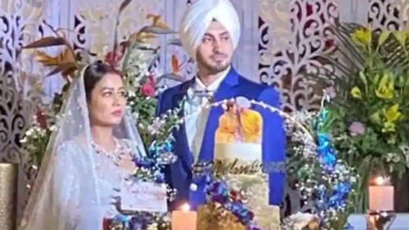 Neha Kakkar wedding avatar are so similar to Deepika, Priyanka, Anushka's outfit ADB