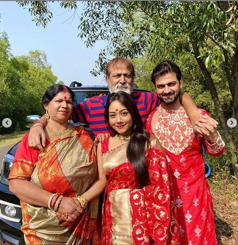 Bengali actress Promita Chakraborty and boyfriend Rudrajit Mukherjees dashami vibes goes viral bRd