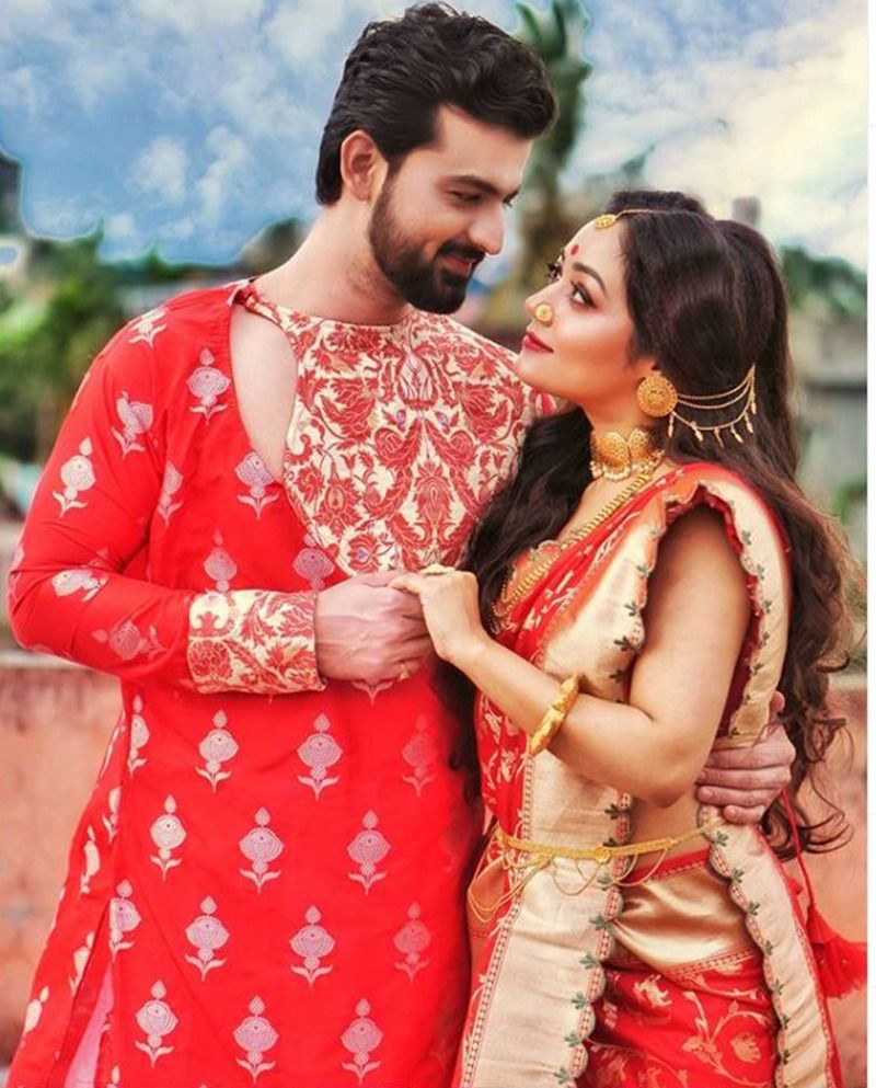 Bengali actress Promita Chakraborty and boyfriend Rudrajit Mukherjees dashami vibes goes viral bRd