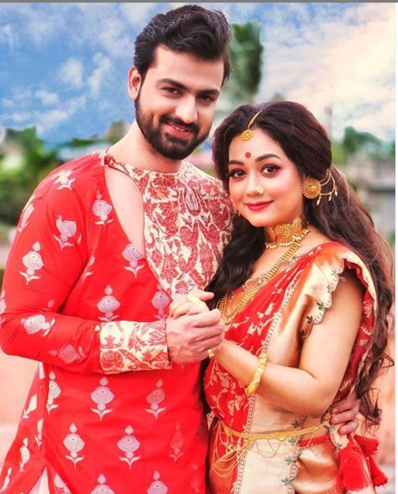 Bengali actress Promita Chakraborty and boyfriend Rudrajit Mukherjees dashami vibes goes viral bRd