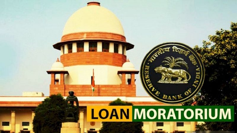 क्या है लोन मोरेटोरियम
कोरोनावायरस महामारी के दौर में देशभर में लॉकडाउन की घोषणा की गई थी। इससे बहुत से लोगों की इनकम काफी प्रभावित हुई। इसे देखते हुए रिजर्व बैंक ने लोन मोरेटोरियम की सुविधा दी थी। इसके तहत लोन पर हर महीने दी जाने वाली ईएमआई को टालने का ऑप्शन कर्जदारों को मिला था। यह सुविधा 6 महीने के लिए मार्च से अगस्त 2020 के लिए दी गई थी।
(फाइल फोटो)
