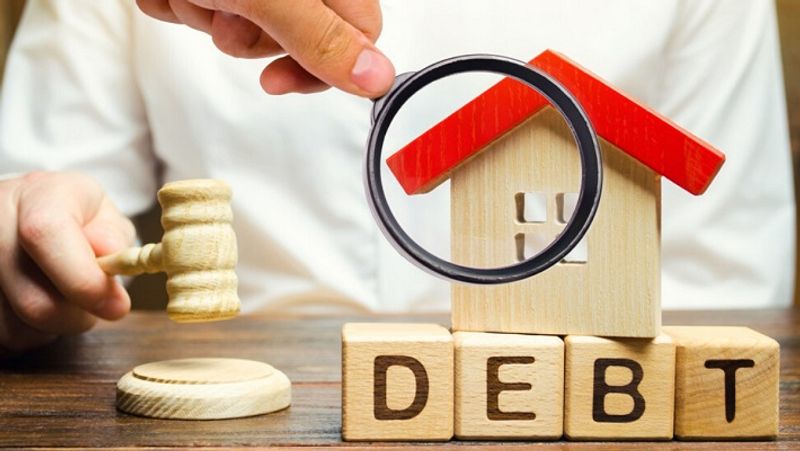 सुप्रीम कोर्ट में सुनवाई के बाद ब्याज माफी
इस सुविधा के तहत जिन लोगों ने 3 महीने या 6 महीने का मोरेटोरियम लिया था, उन्हें इस अवधि के लिए आगे ब्याज पर ब्याज जमा करने के लिए कहा गया। इस पर सुप्रीम कोर्ट में याचिका दाखिल की गई। इसमें कहा गया कि अगर ब्याज पर ब्याज लिया जाना है तो सुविधा देने का क्या फायदा हुआ। इससे तो कर्जदारों पर दोहरी मार पड़ी। सुप्रीम कोर्ट में सुनवाई के बाद सरकार ने ब्याज पर ब्याज माफी का ऐलान किया।
(फाइल फोटो)