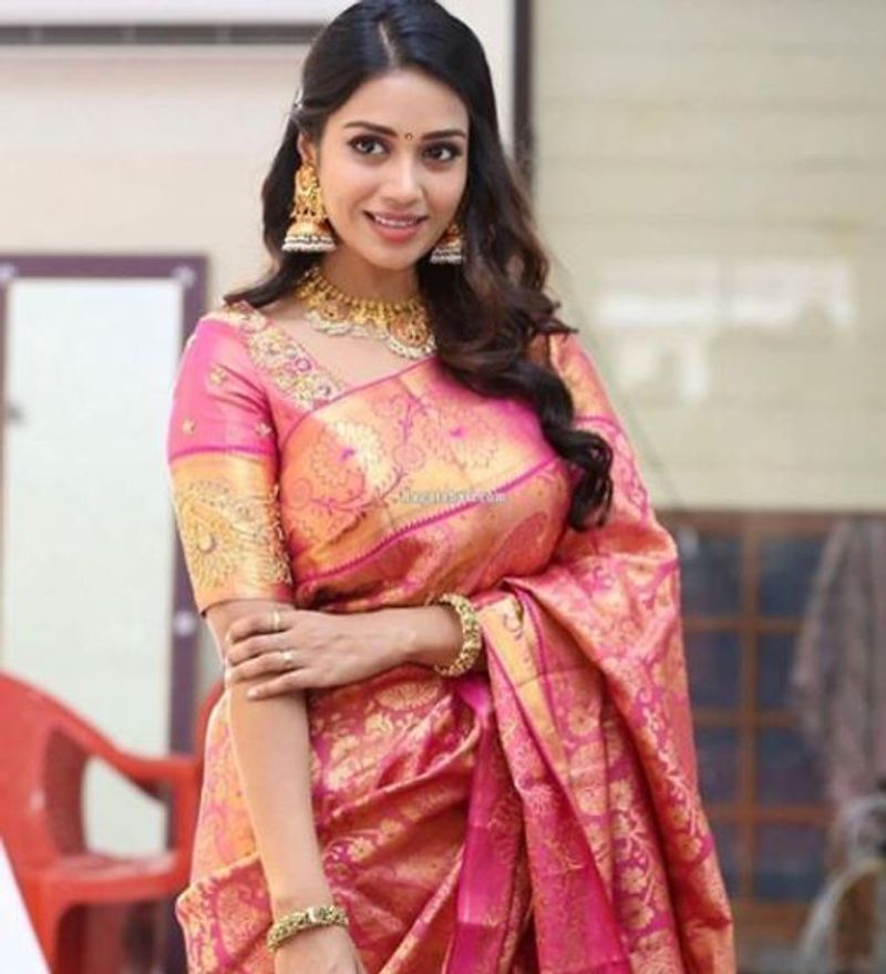 nivetha pethuraj latest saree photos