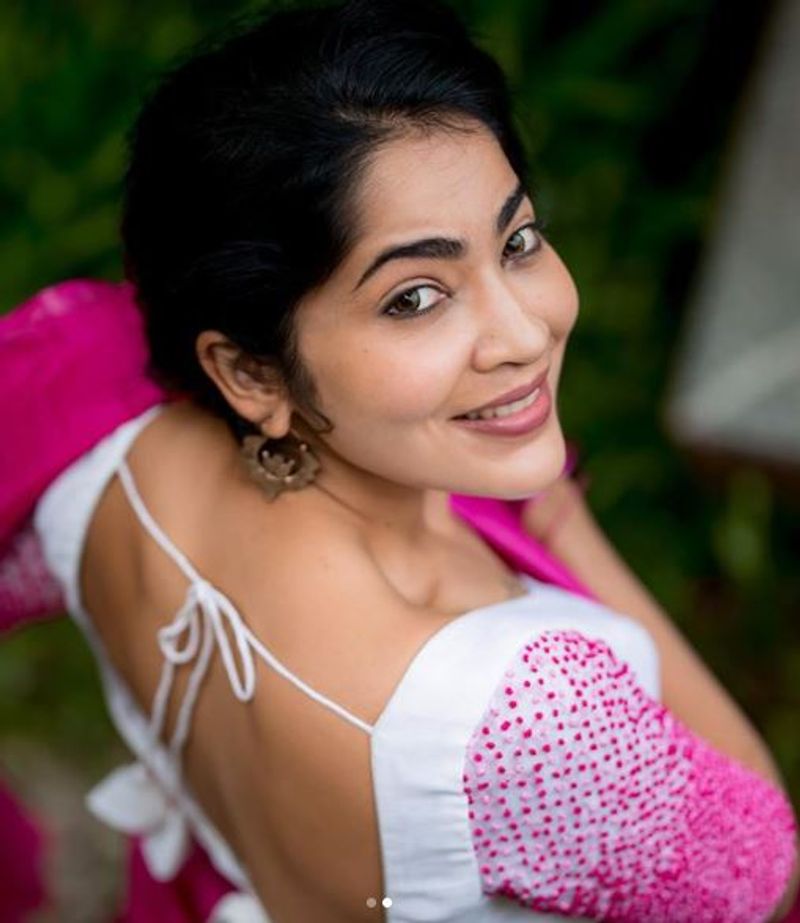 vijay tv anchor ramya latest photo goes viral